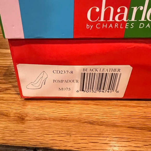 Charles David Pompadour Black Leather 4” Almond Toe Pumps With Box Size 7 - Picture 8 of 8